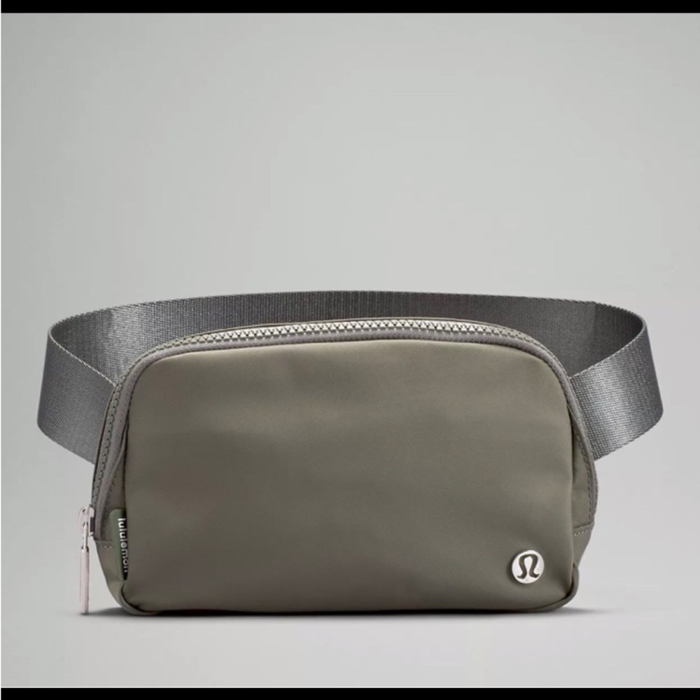 Lululemon Everywhere belt bag in Grey Sage! NWT